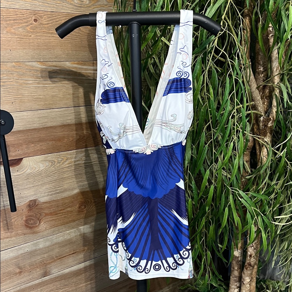 NWOT scarf print blue and white plunge tankini top with padded bust. XL
